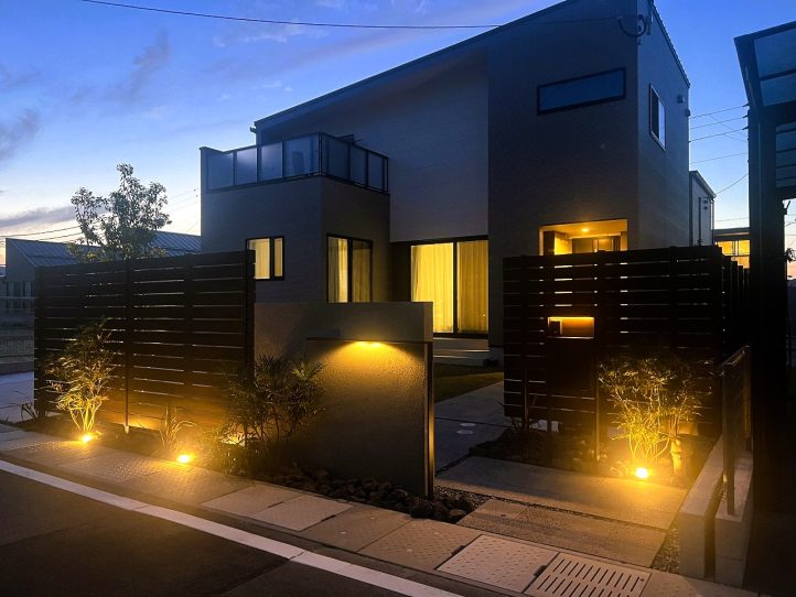 外構改修　オンリーワン　表札　Eフェンス　照明　ライトアップ